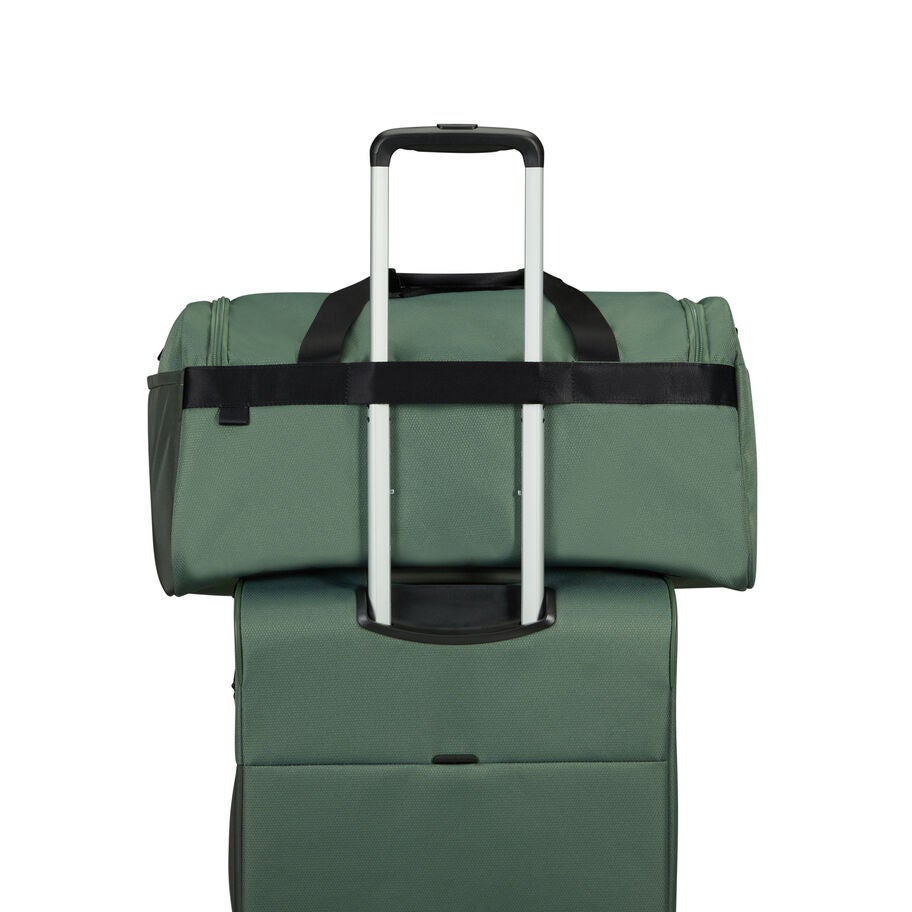 Samsonite Vaycay Duffle (20.5") in the color Pistachio Green. image number 5